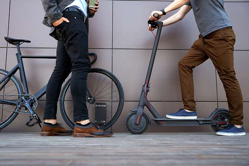 A partir de enero, las bicicletas eléctricas y los patinetes deberán estar asegurados